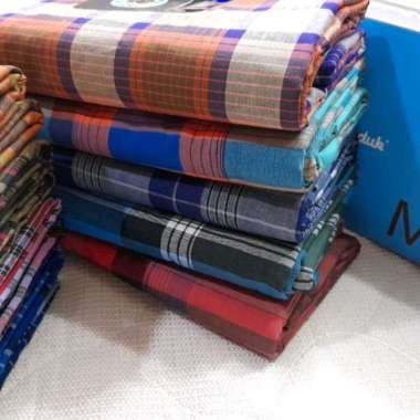 Sarung Gajah Duduk Mika