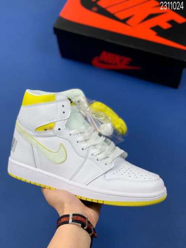 Jual Jordan Retro 1 Online Terbaru Mei 2022 - Blibli