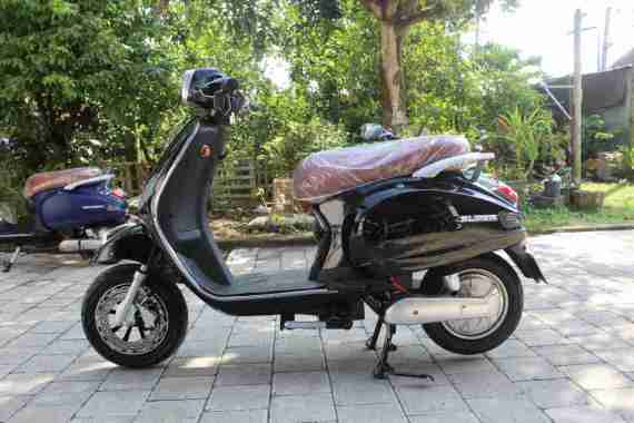Sepeda Motor listrik U winfly T3 / Model Vespa Hitam