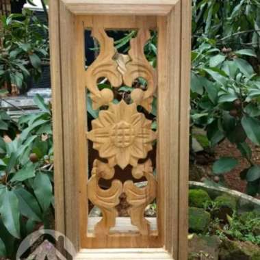 Loster Kayu Ventilasi Udara