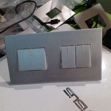 Panasonic STYLE E Silver Saklar Triple