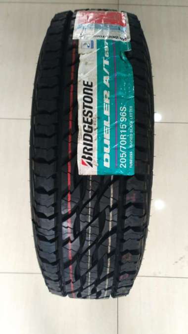 Ban Mobil Bridgestone Dueler AT D697 205/70 R15 Mobil Innova