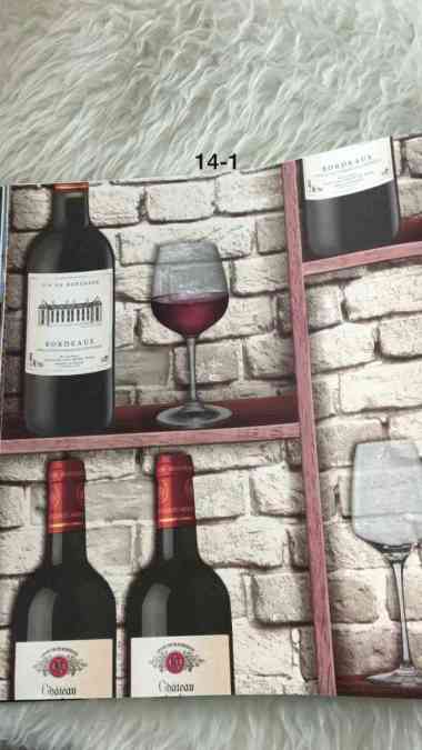 Wallpaper Dinding Motif Rak Botol Varian Bata 3D SF Warna Merah