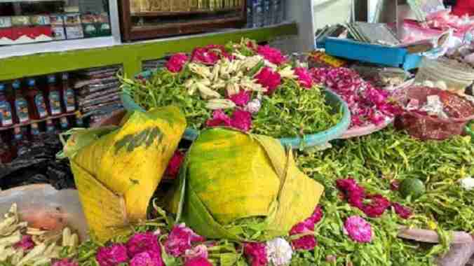 BUNGA UNTUK BERZIARAH/BUNGA BOREH/KEMBANG BOREH/KEMBANG KUBUR/BUNGA KUBUR