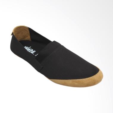 Minarno Canvas Slip-On Sepatu Pria - Black NB05