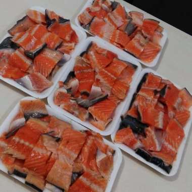 tetelan salmon duri tengah salmon 1 ekor/pack