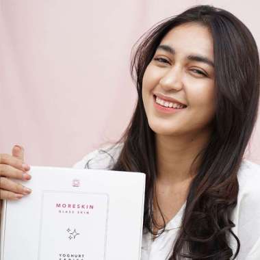 MORESKIN Glas Skin - Paket Glowing Skincare / Pemutih Wajah Murah / Pelembab Wajah Aman TERBAIK
