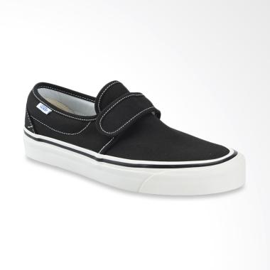 Vans UA 47 V DX Anaheim Factory Slip-On Sepatu Pria - Black