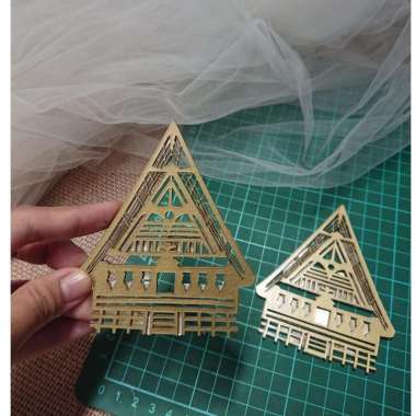 Rumah Bolon Hiasan Mahar Bahan Akrilik