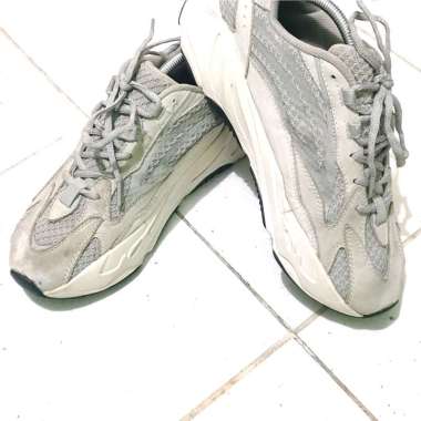 yeezy boost 700 v
