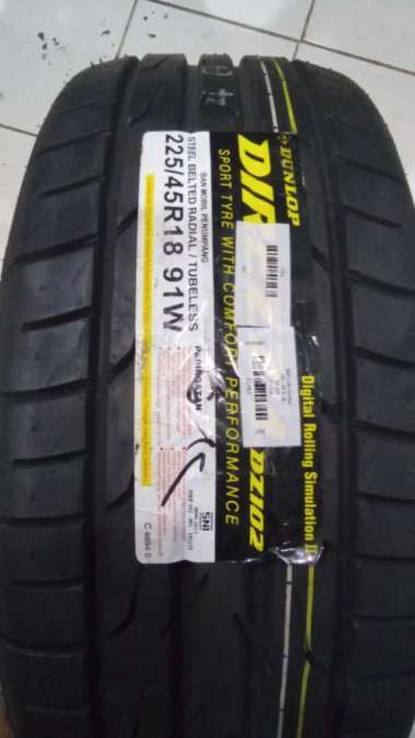Ban Luar Mobil Dunlop 225/45 R18 91W Direzza DZ102 66752