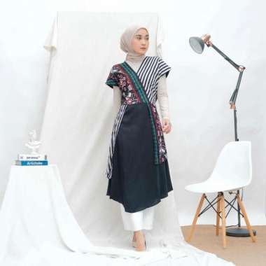 DRESS AYAMIA MOTIF TENUN JEPARA BATIK KHAS INDONESIA Putih