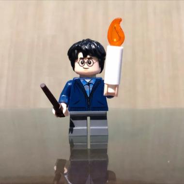 LEGO HP153 Harry Potter with Weapon & Candle Mini Figure