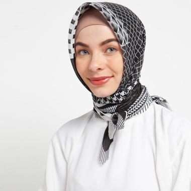 Batik Arjunaweda 10199020 Kerudung Muslim Wanita - Hitam