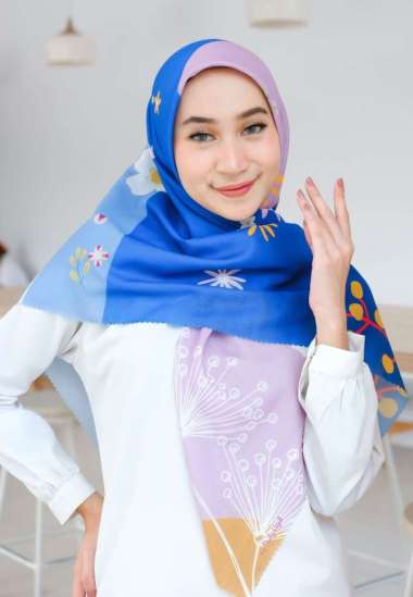 My Daily Hijab Segi Empat Azzura Zahra