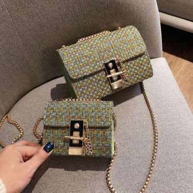 Jual Ielgy Tas Selempang Dengan Tali Rantai Ukuran Kecil Untuk Wanita S Online November 2020 Blibli