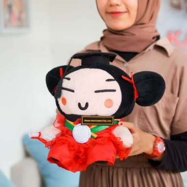 Boneka Wisuda Pucca Medium Pink