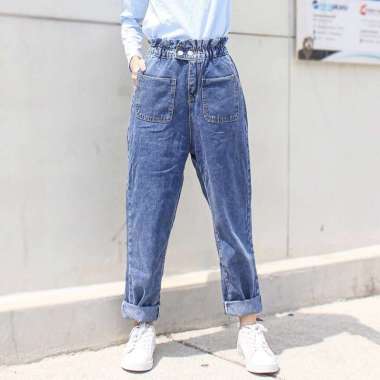 Model celana jeans wanita terbaru 2021