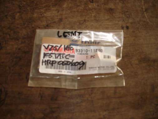 Roces Pen Piston for Yamaha V75,V75 DX, V80,V80 SDX,Exellent Original Yamaha BLACK