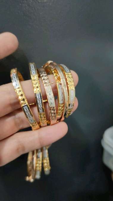 Jual Gelang Anak Emas Terbaik April 2022 - Harga Murah ...