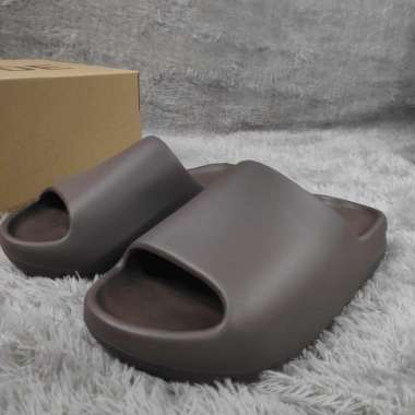 yeezy slide soot