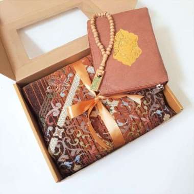 [BLTZ4QT] PAKET SAJADAH TURKI ALQURAN KULIT QA5 SLETING FREE TASBIH PACKING BOX KADO SOUVENIR HAUL K