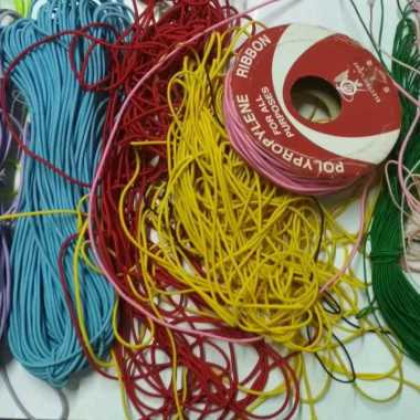 BENANG KARET TEBAL WARNA METERAN ECER