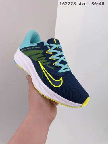 nike women's quest 3 running stores