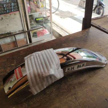 Spakbor Belakang Kawasaki Binter KH100 Three Star Chrome