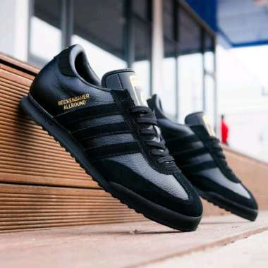 plain black adidas