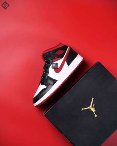 powder blue gym red jordan 1