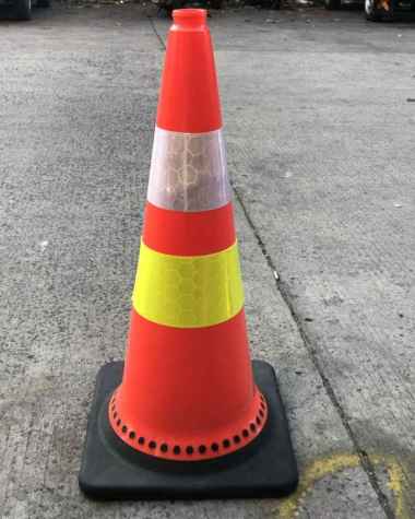 TRAFFIC CONE PVC TINGGI 75 Cm Lentur Kerucut Trafic Safety PVC Orange