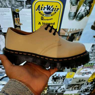 SALE!!! SEPATU DOCMART DR MARTENS 1461 BEX BLACK / WHITE 36 - 43 NEW ORIGINAL