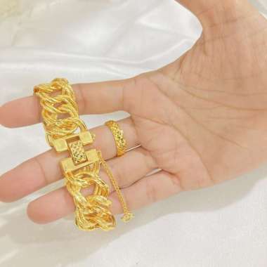 Jual Model Emas 24 Karat Online Terbaru Maret 2021 Blibli Sebab ini mengacu pada tingkatan sifat dari kemurnian logam mulia emas 24 karat tersebut, dimana semakin tinggi kadar kemurniannya maka. jual model emas 24 karat online terbaru