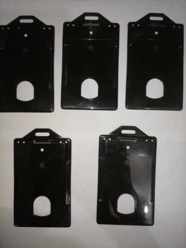 Tempat Casing ID Card/Frame ID Card/Name Tag ID Card - Hitam