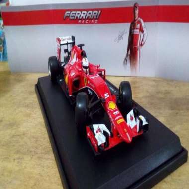 Diecast Mobil F1 Ferrari Racing S Vettel Miniatur Mobil Bburago 1:18