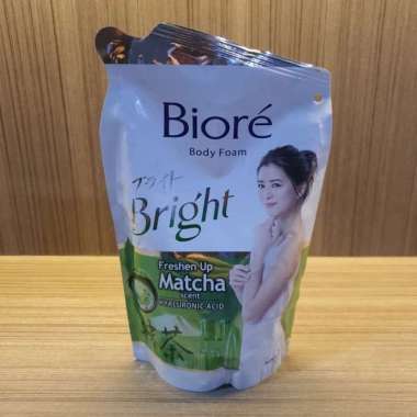 Biore Body Foam Bright