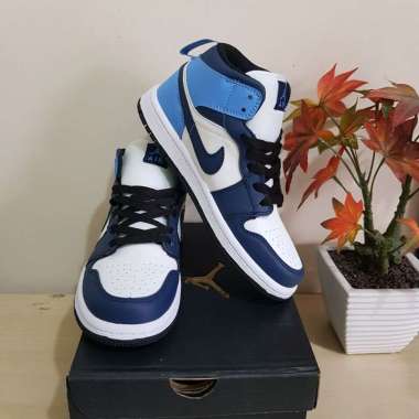 Michael Jordan's first-ever Air Jordan sneakers sell for $560,000 at  auction | Michael Jordan | The Guardian