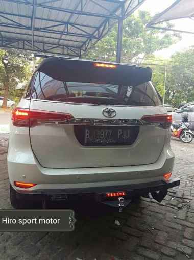 Towing Full Body Fortuner dengan Lampu Black