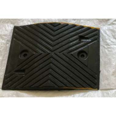 Polisi Tidur Karet Rubber Speed Hump L 25CM Polisi Tidur Karet Rubber Speed Bump Hitam