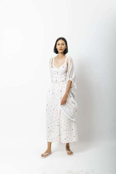 Sejauh Mata Memandang Outer Tumbuh Matahari Putih