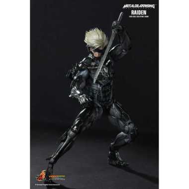 HOT TOYS - RAIDEN METAL GEAR RISING : REVENGEANCE
