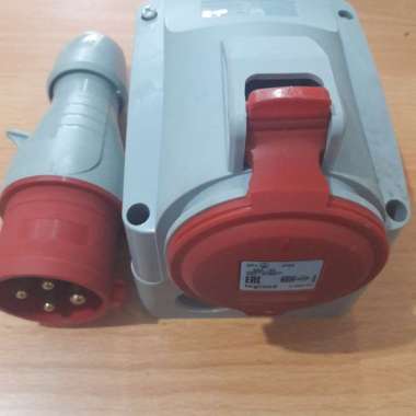 STOP KONTAK/SOCKET+ PLUG SURFACE MOUNTING 5P 16A MERK LEGRAND