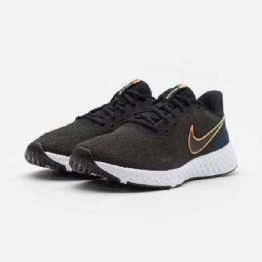 Nike Revolution 5 Original Terbaru Mei 2022 | Blibli