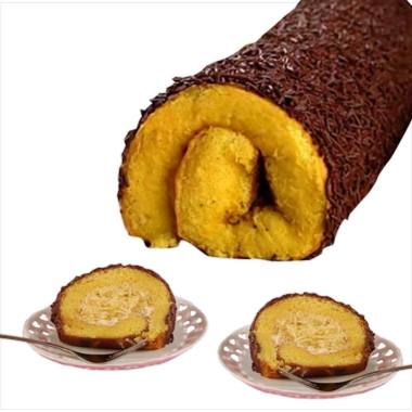 Meranti Bolu Topping Meses Strawberry Kue