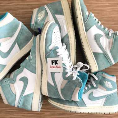 Air Jordan 1 Retro High Turbo Green || bred banned toe pine green 2.0