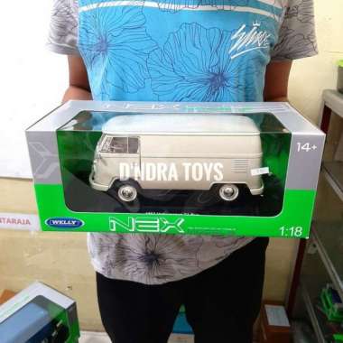 Diecast Mobil Klasik 1963 Volkswagen T1 Bus Miniatur VW Microbus 1:18 - Cream