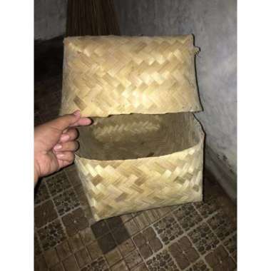 Besek merpati, wadah merpati dari anyaman bambu