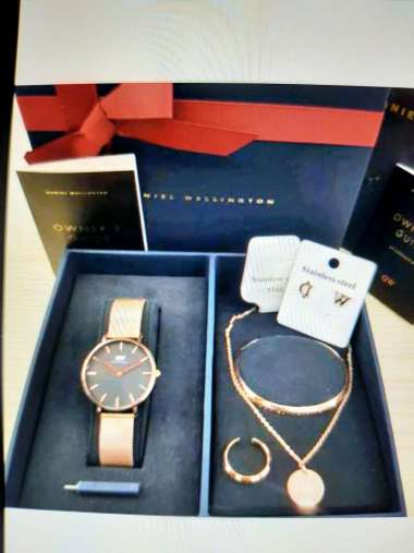 Jam Tangan Daniel Wellington Original - Harga Terbaru Juni 2022 | Blibli