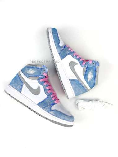 jordan 1 royal hyper